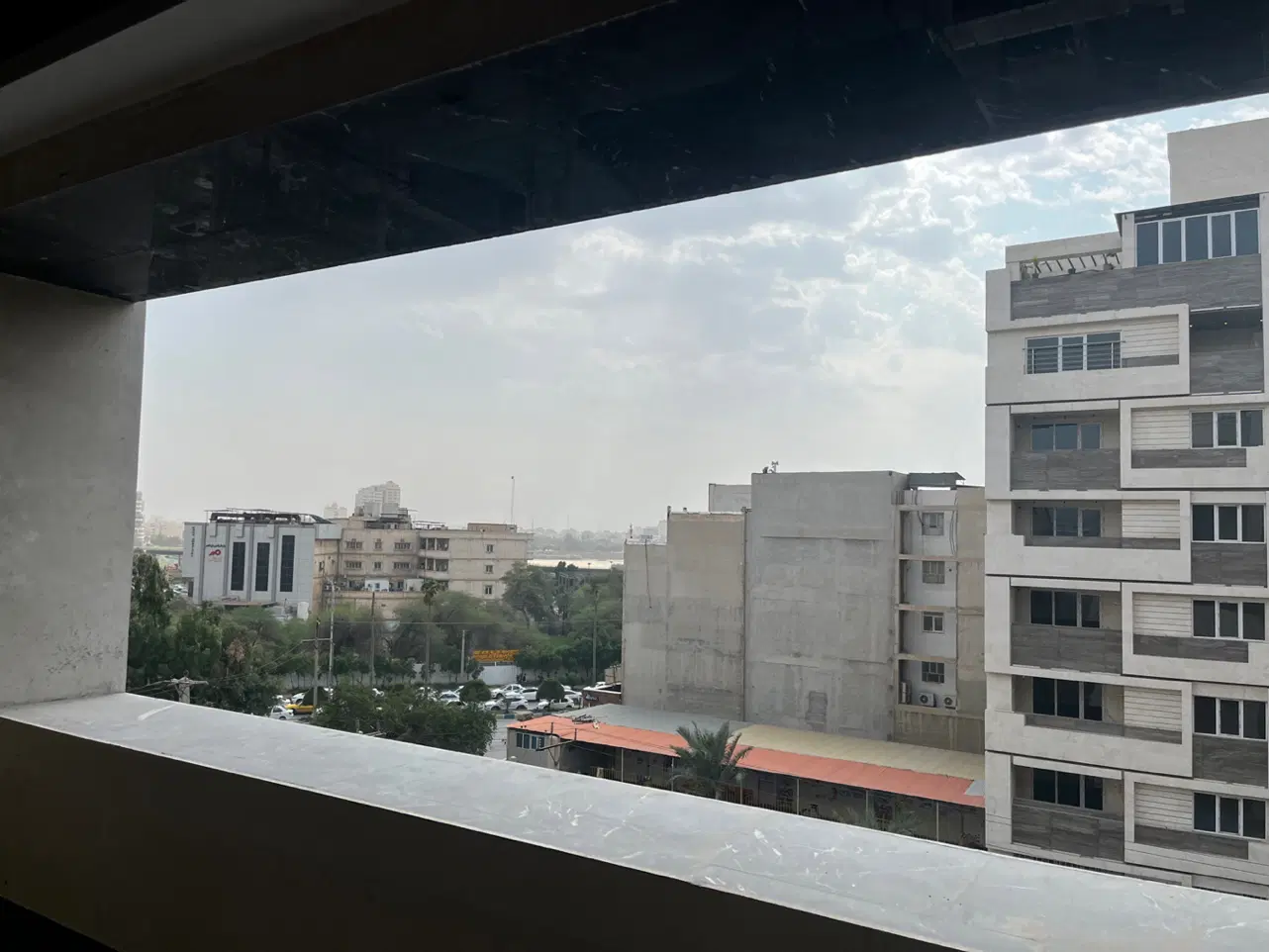 واحد ۸۰ متری فاز ۴ سر دونبش با لوکیشن عالی