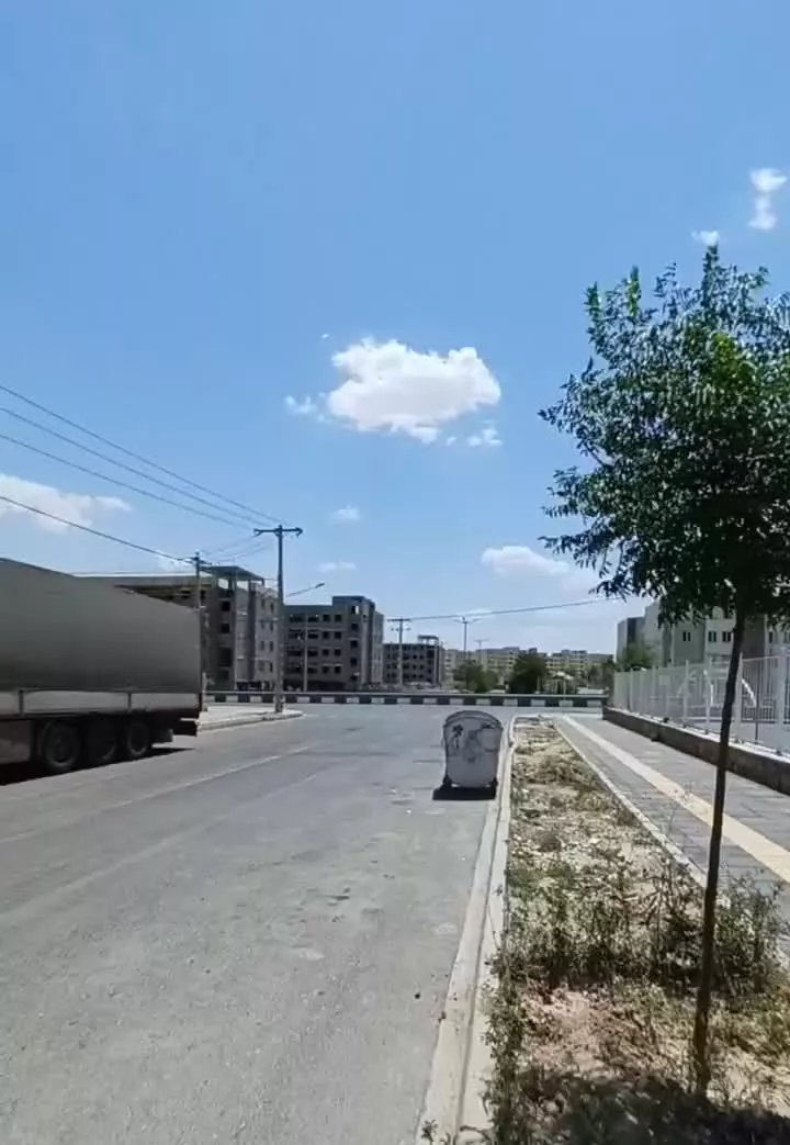 سامان‌ ۲_طبقه ۲_دو نبش_جنب ورودی و مجتمع تجاری