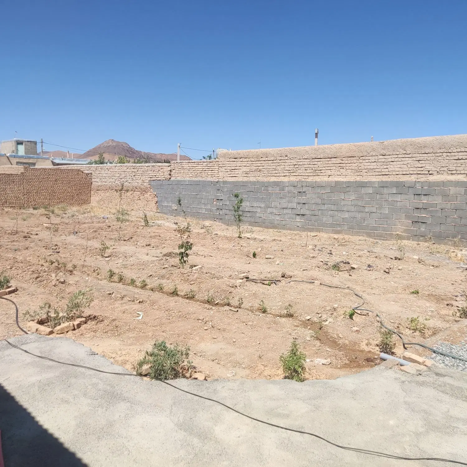 زمین روستای ازنوجان