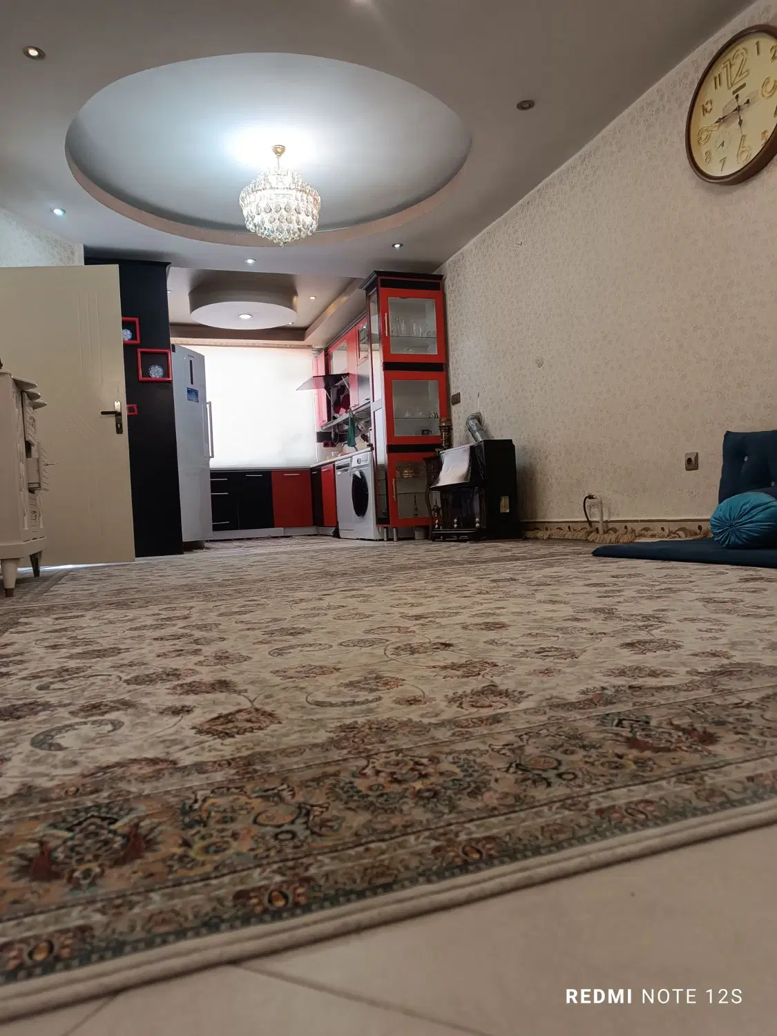 85متر  خ سعیدی طبقه سوم