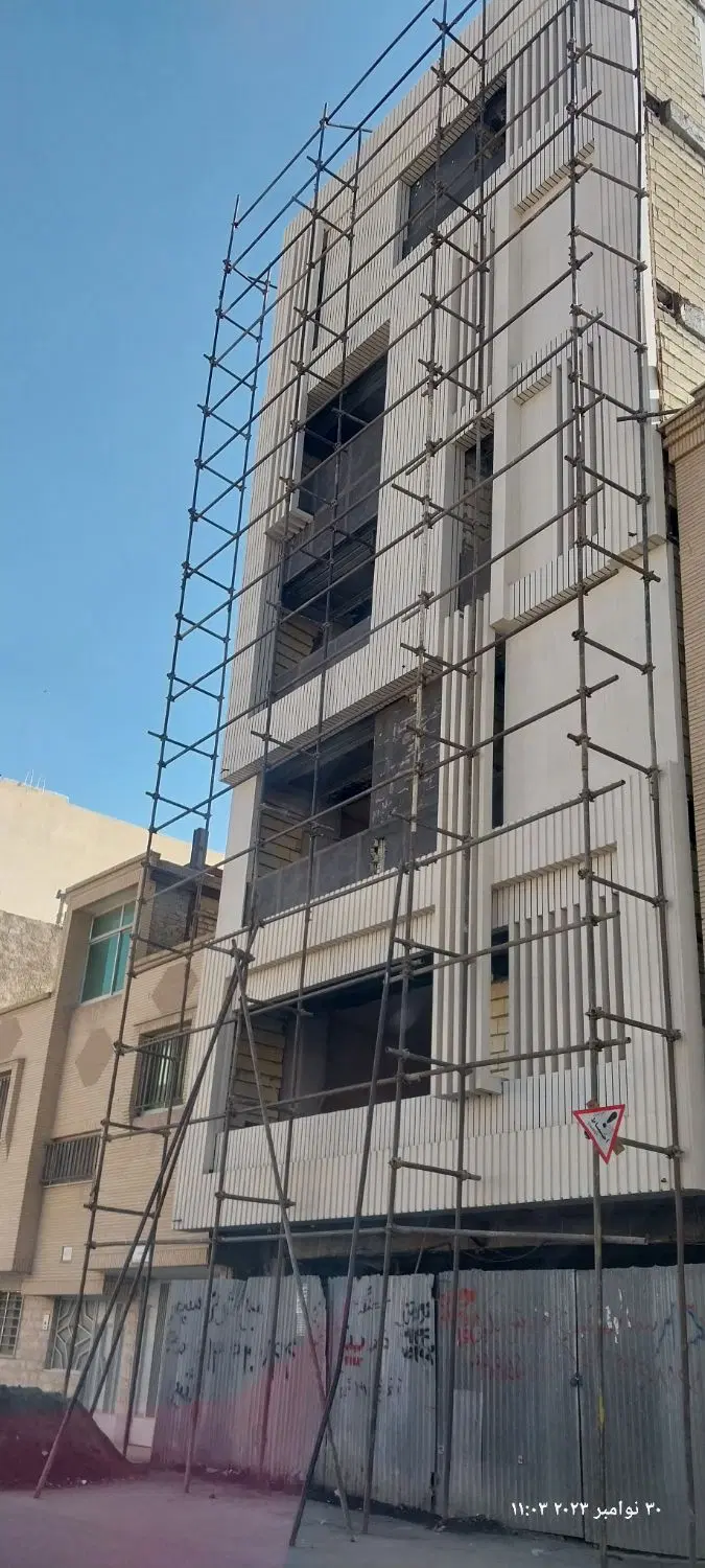 مشارکت درساخت زمین و کلنگی در شهر اصفهان