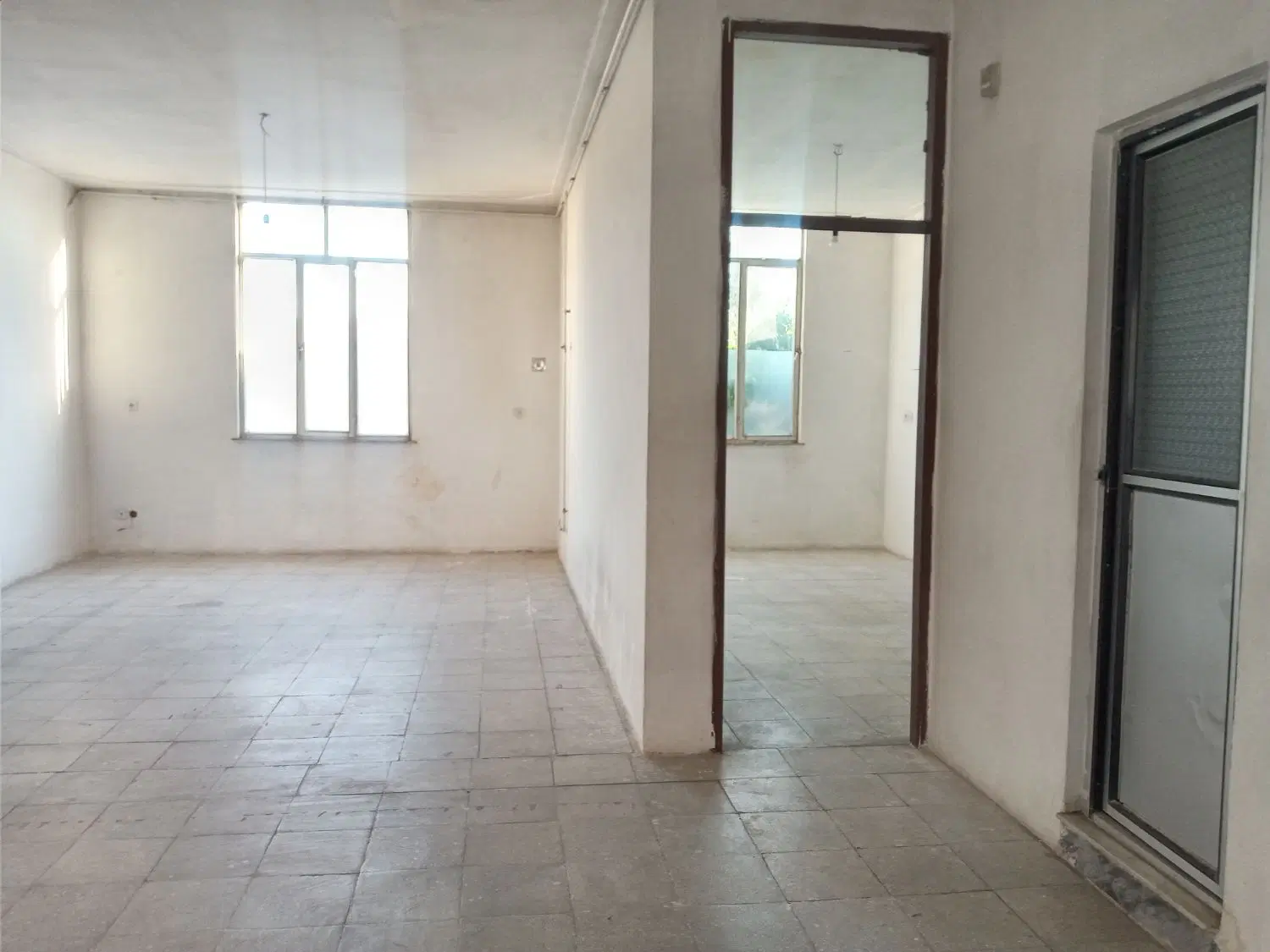 ۱۸۰ مترخانه ویلایی سه راه مسکن