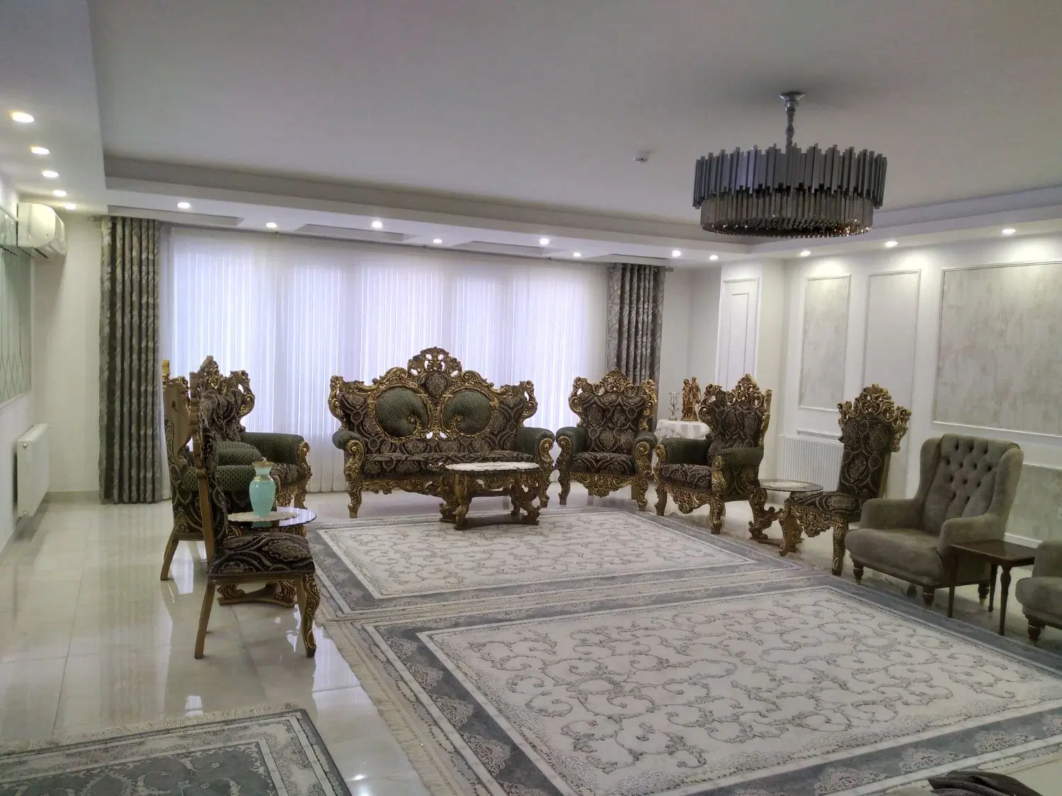 فروشاپارتمان لوکس ۲۳۲مترتک واحدی واقع درفضلای۱