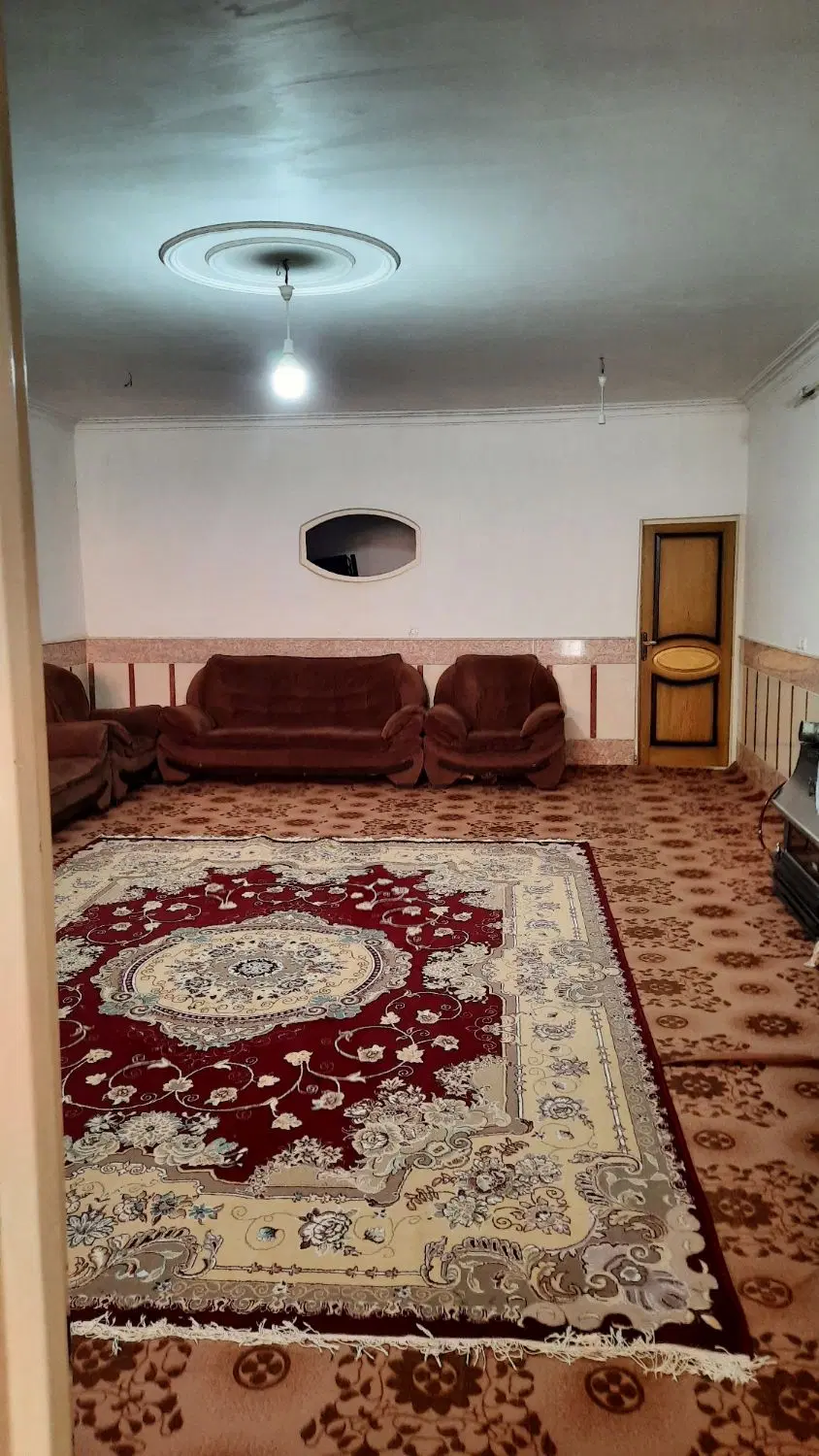 خونه ویلایی ۱۲۰متر شمالی همکف بالا هرطبقه یک خواب