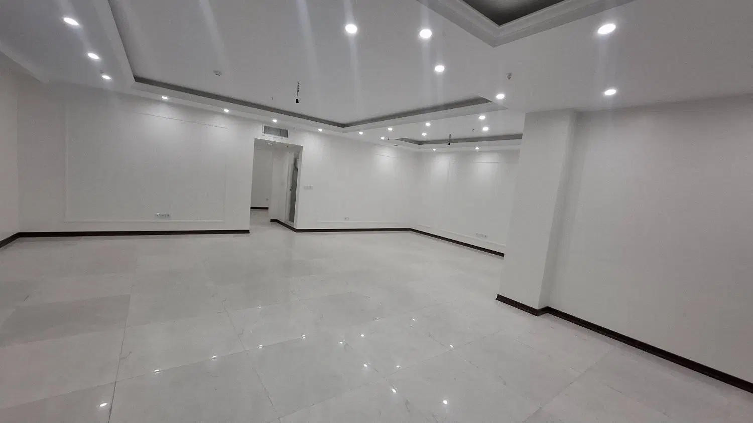 آپارتمان نوساز بسیار شیک