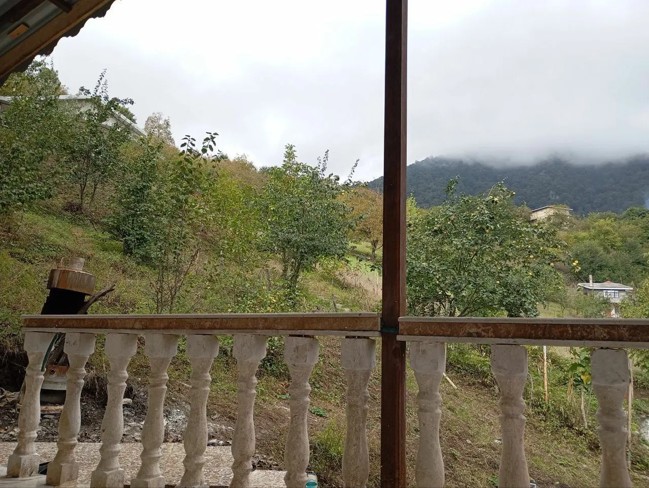ویلای جنگلی تراس دار