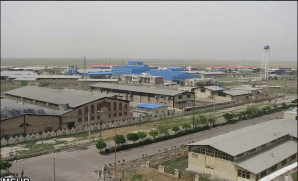 زمین صنعتی (دولت اباد )