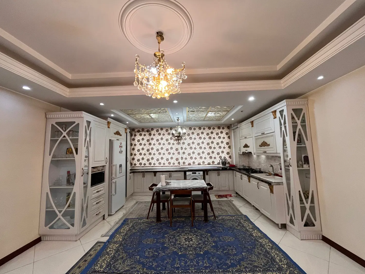 آپارتمان 130 متری فول امکانات
