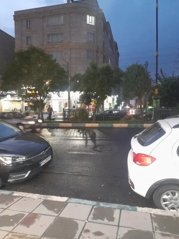 ۷۰ متری  تجاری  در بهترین لوکیشن شهر