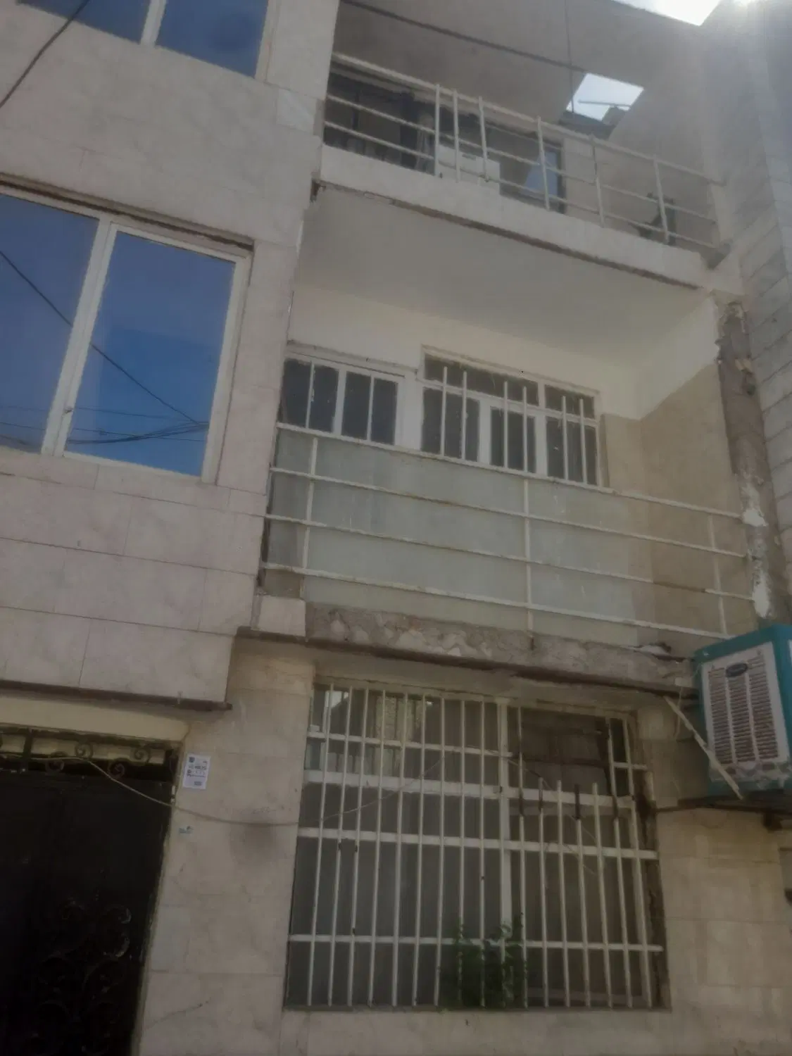 رهن یک واحد آپارتمان تمیز و خوش‌موقعیت