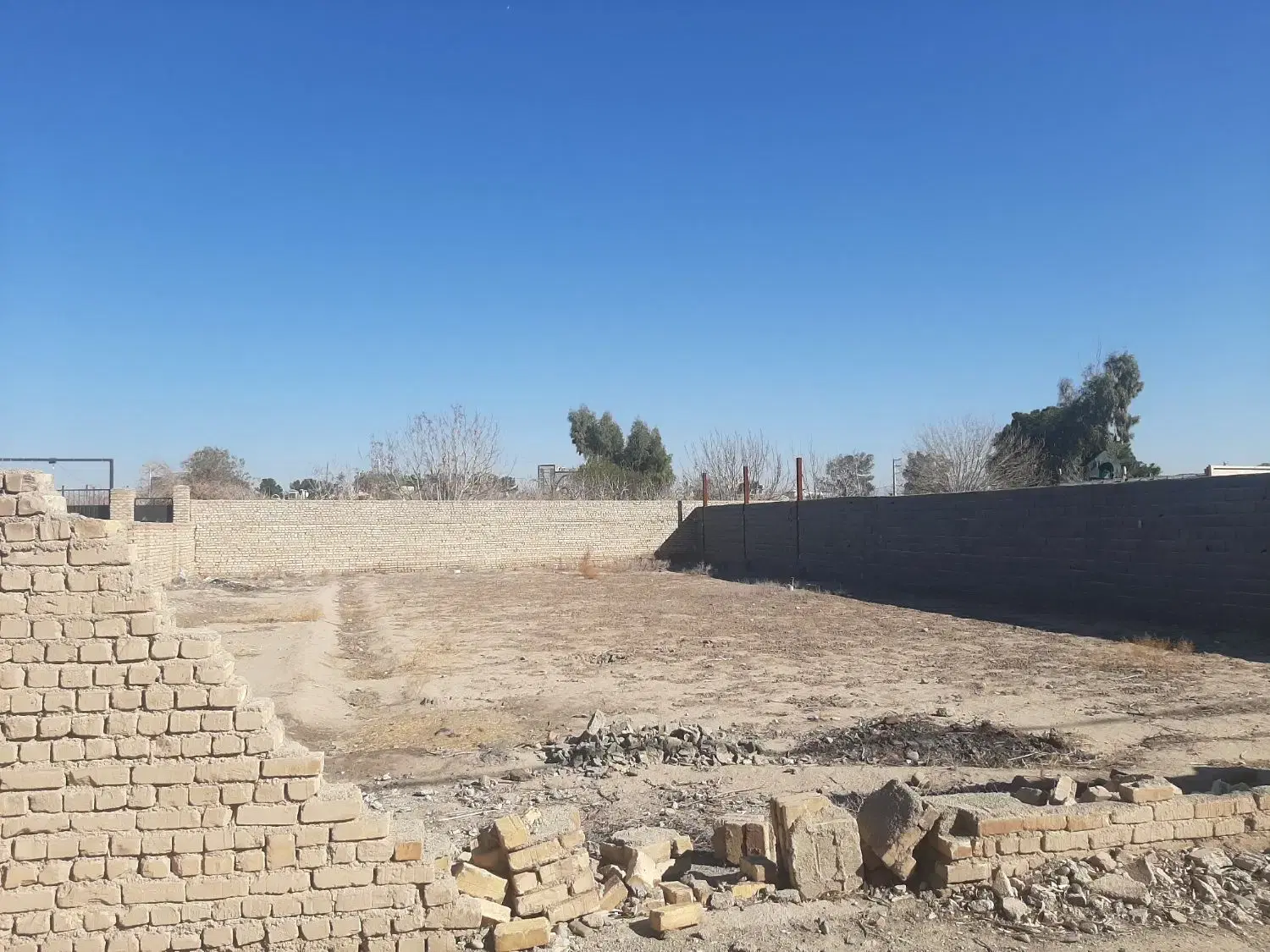 زمینی به مساحت ۷۰۰ متر در خاوه