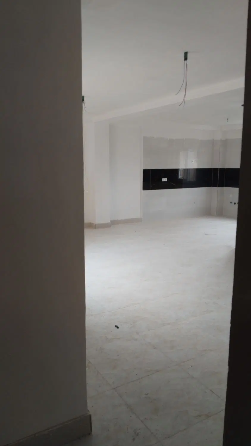 آپارتمان ۱۰۲ متر . پارکینگ. انباری