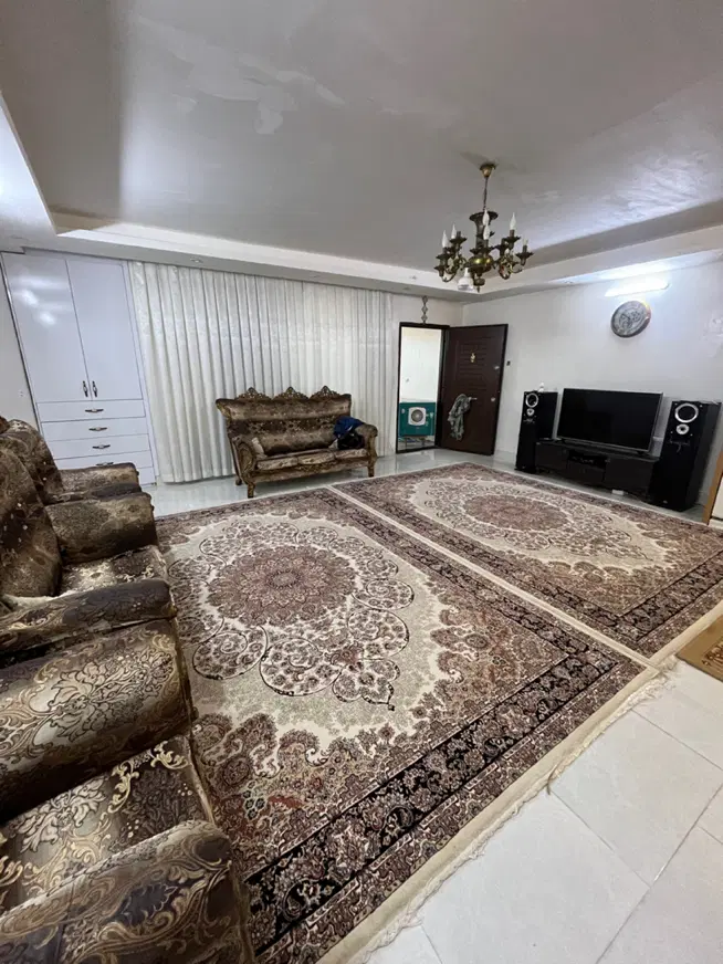 فروش مسکونی همکف ورودی مستقل با پارکینگ