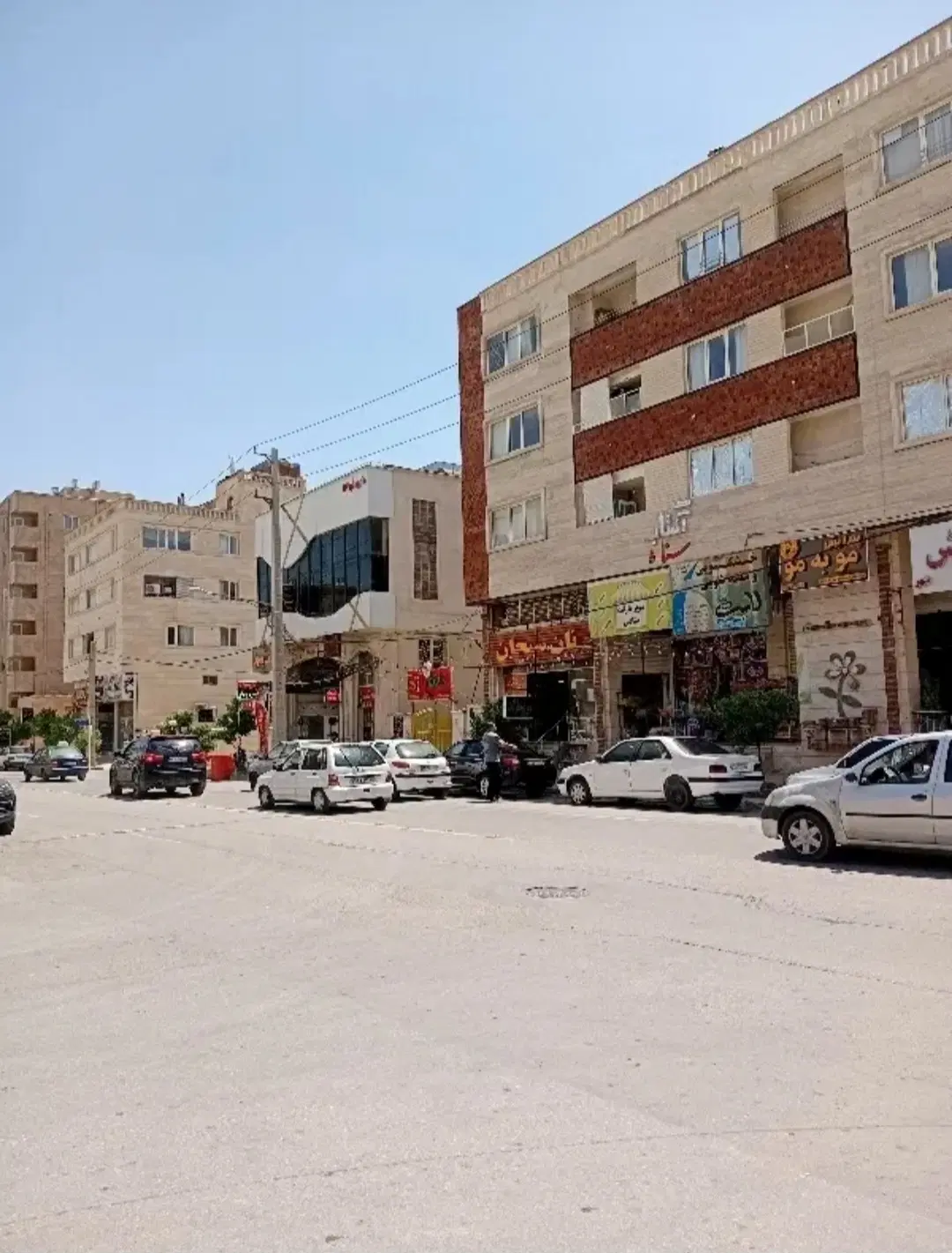 فروش زمین ویلایی۳۰۴متر بریاوران شرقی تجاری مسکونی