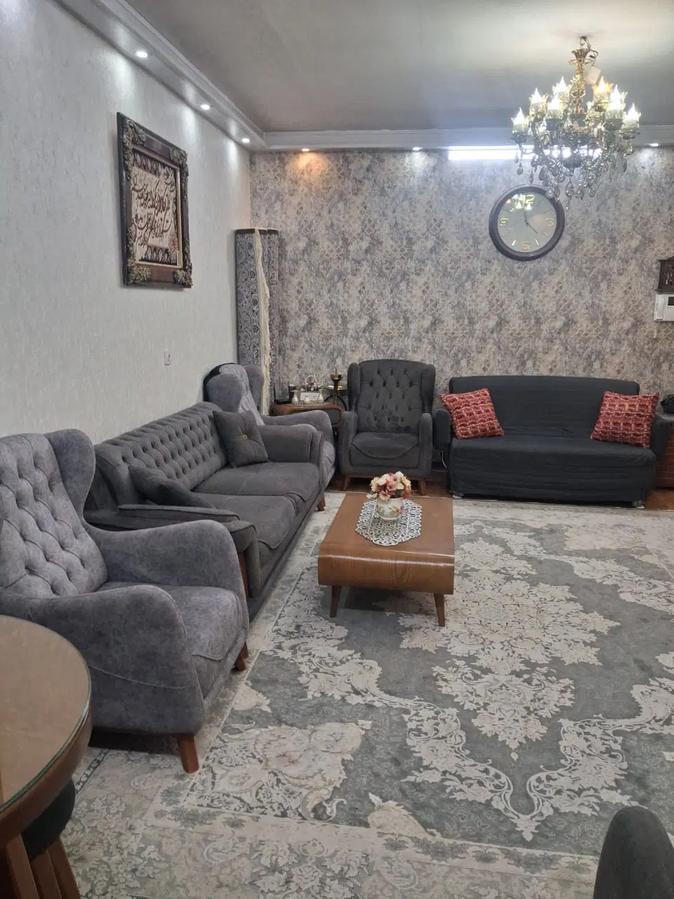 با پارکینگ و انباری