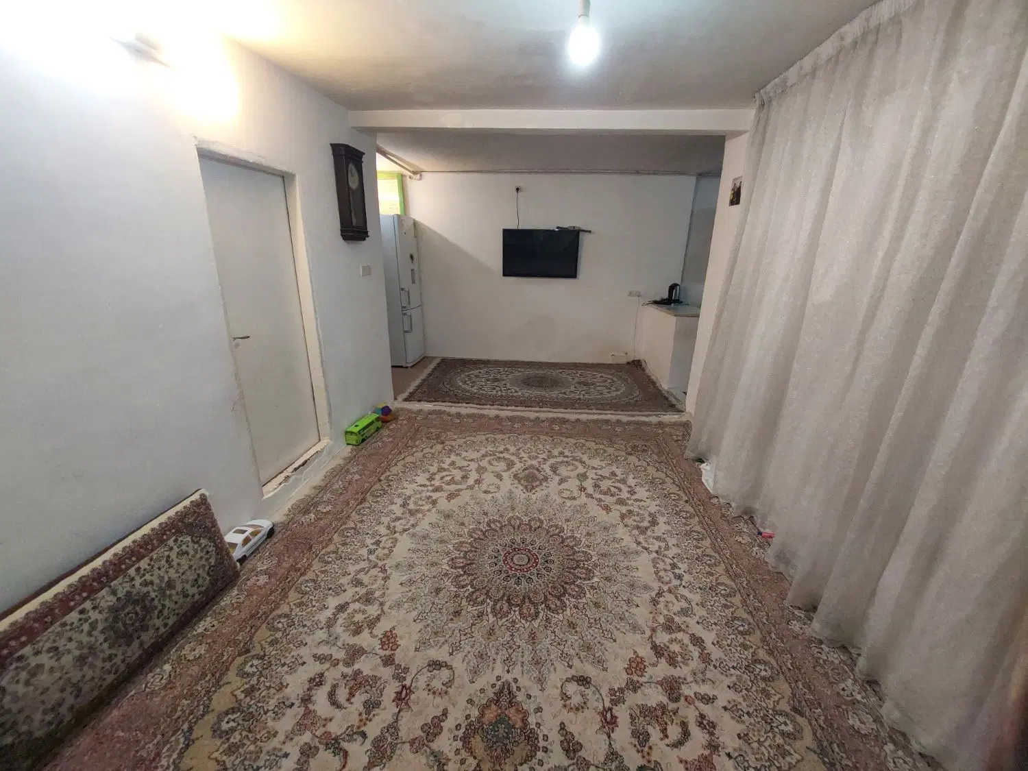 رهن و اجاره ۸۰ متر ویلایی یک طبقه حیاط دار