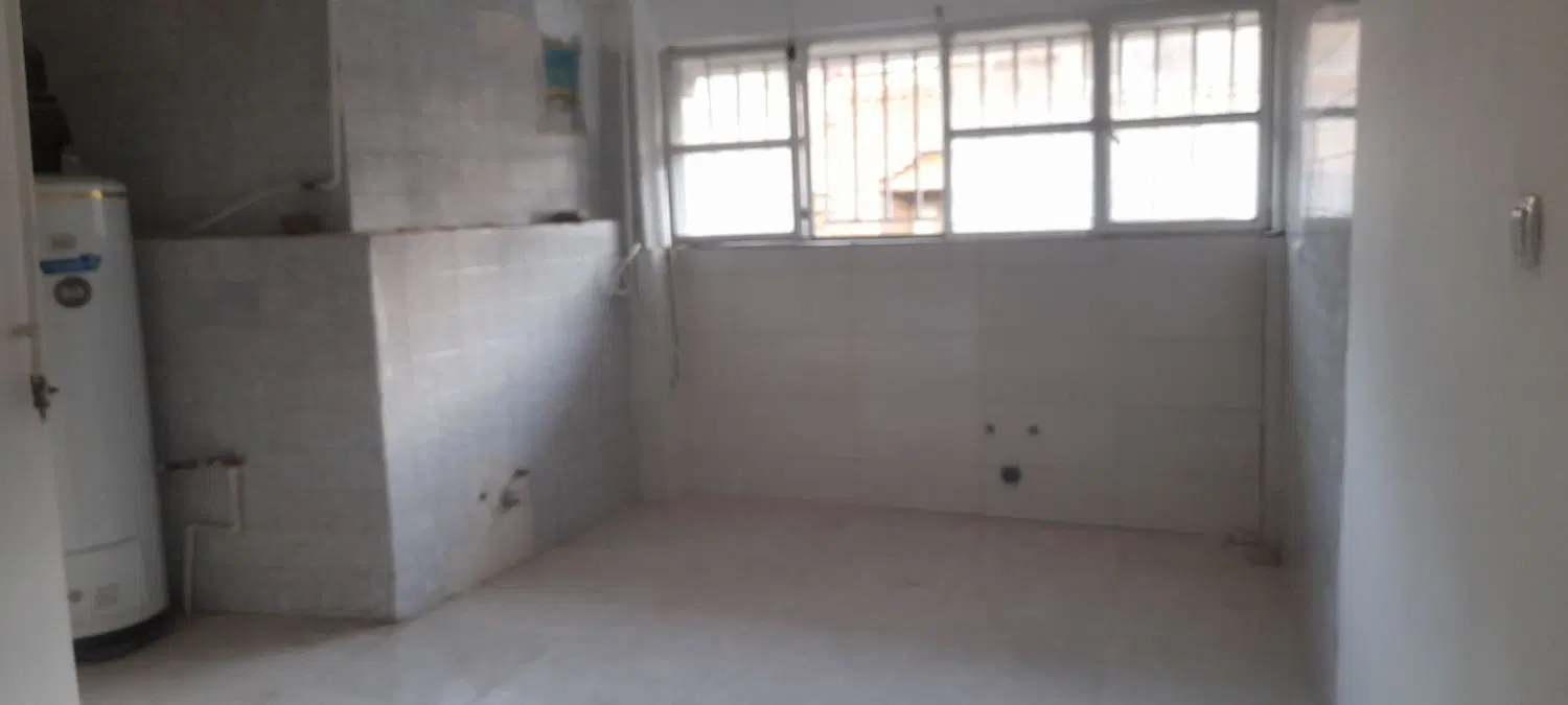خانە روی کوچە اصلی