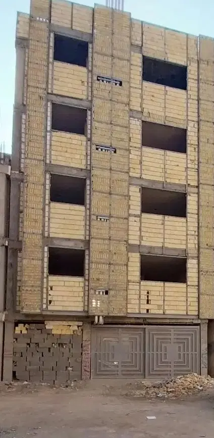 مشارکت درساخت زمین و کلنگی در شهر اصفهان