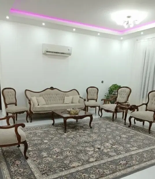 ۱۲۶متر _ دوخوابه_ سالن بزرگ _ کم واحد