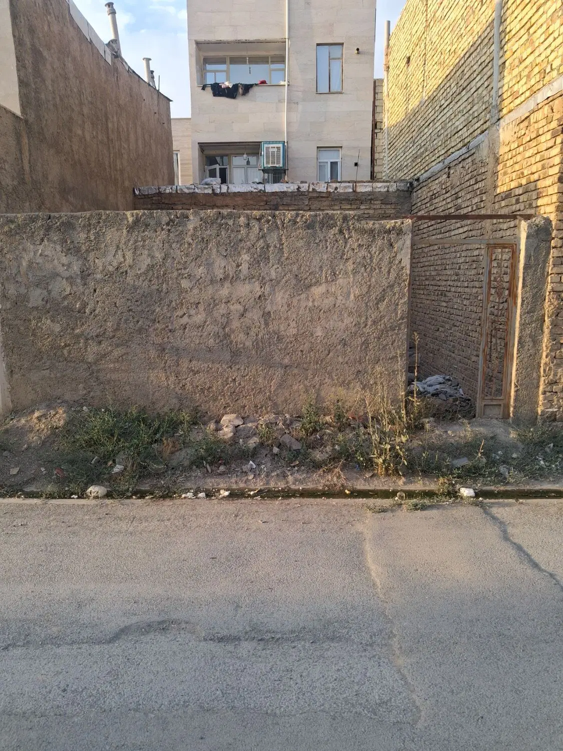زمین مسکونی