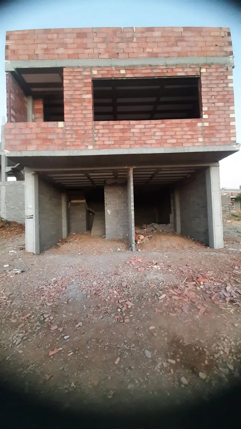 خانه نیمه کاره در تازآباد