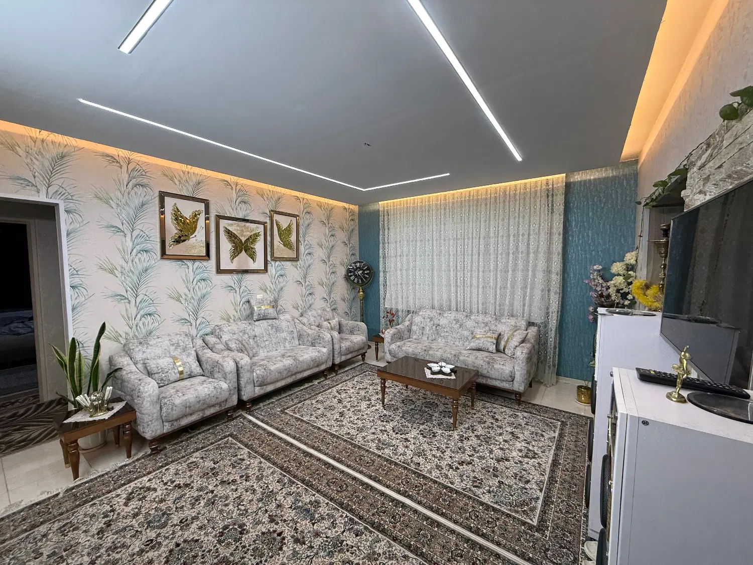 فروشی شهرک کارمندان ۱۷۰ متر جنوبی
