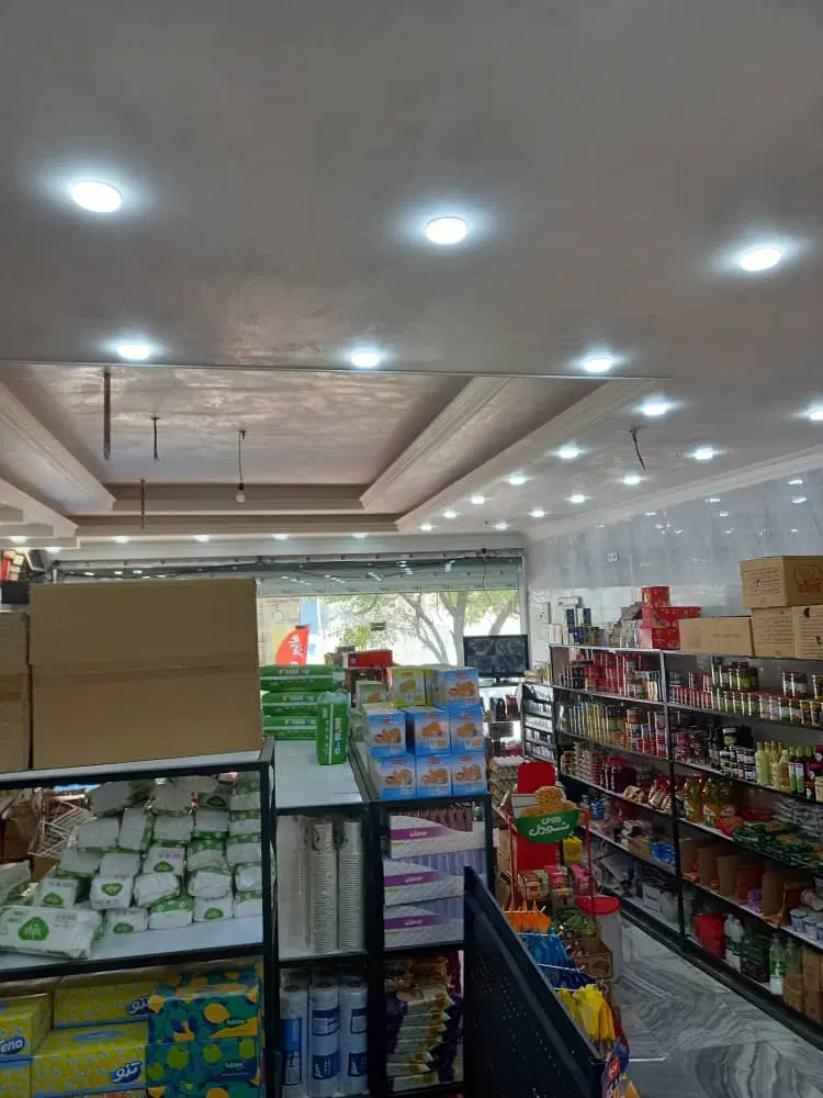 ۷۰ متر مغازه با سرویس بهداشتی