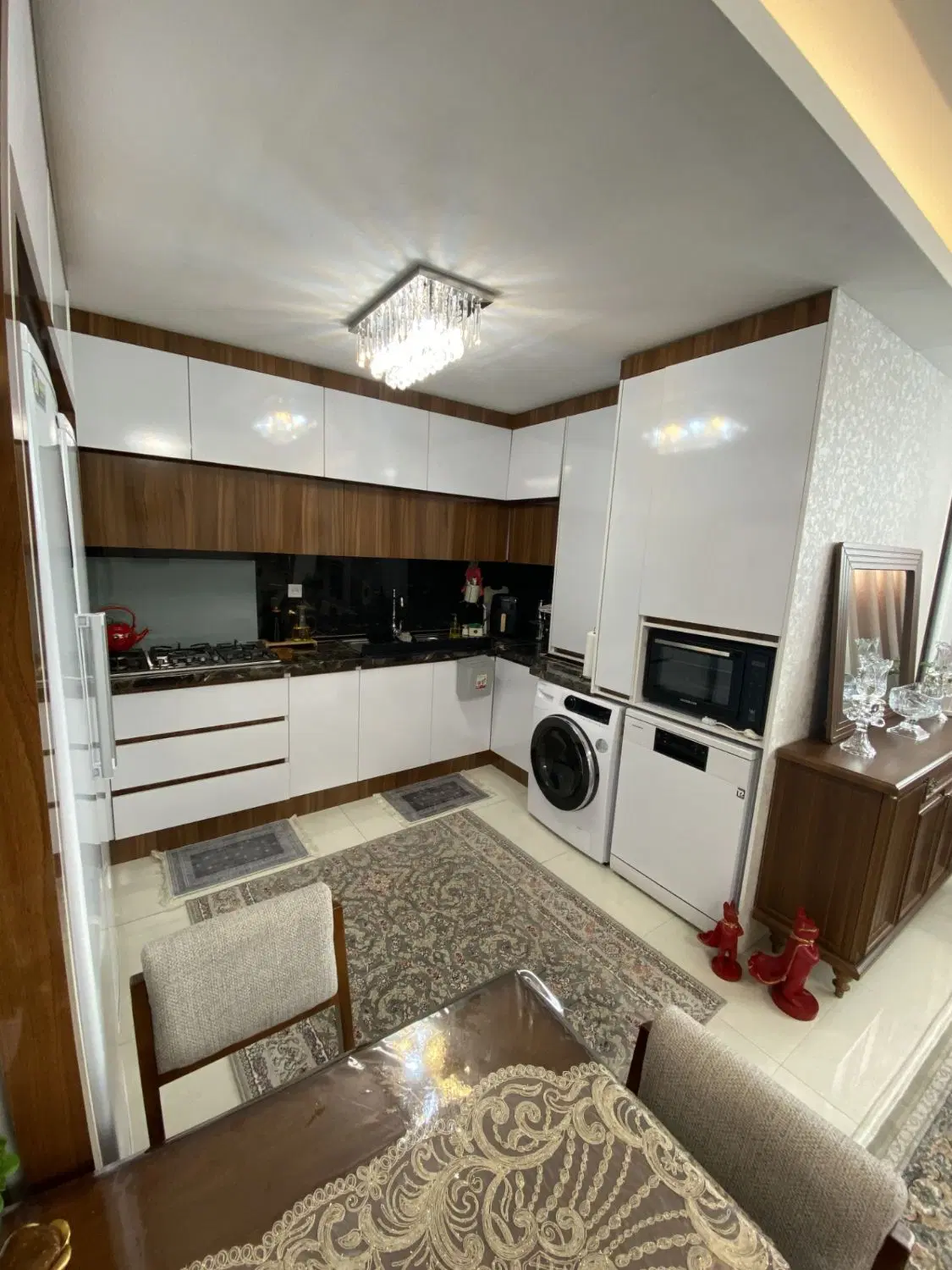 فروش آپارتمان ۱۲۰متر مارالان پاستور حافظ