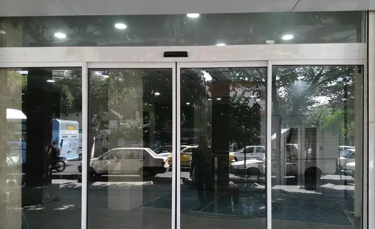 مغازه تجاری 40 متری بر خیابان