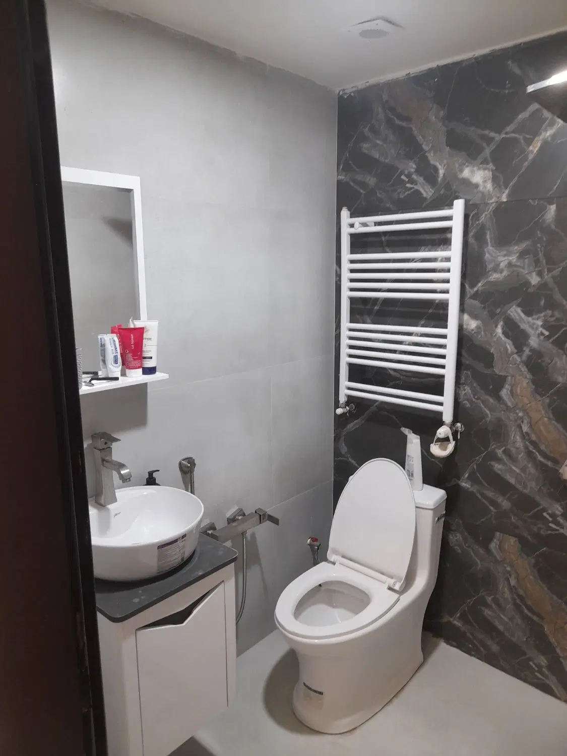 رهن کامل همکف حیاطدار جنوبی خانه کارگر