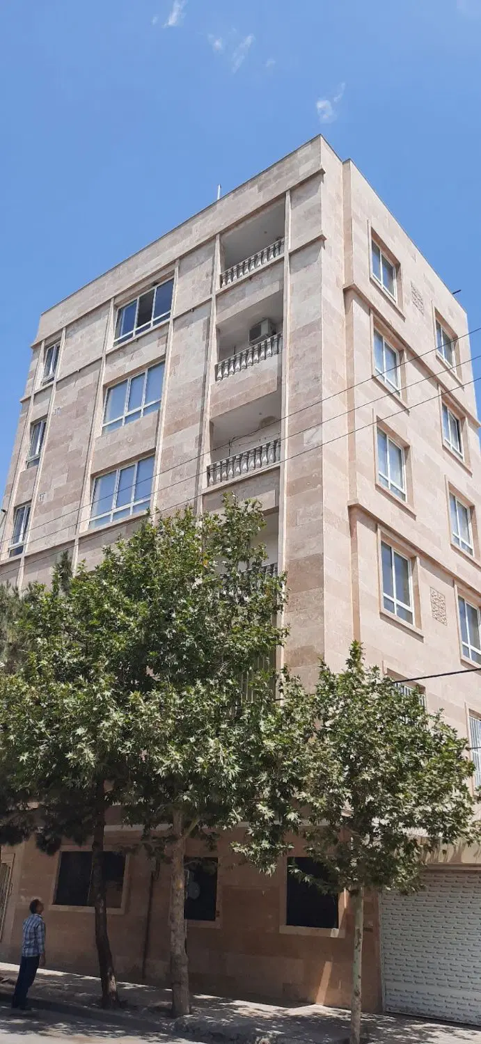 فروش طبقه ۳ واحد مسکونی