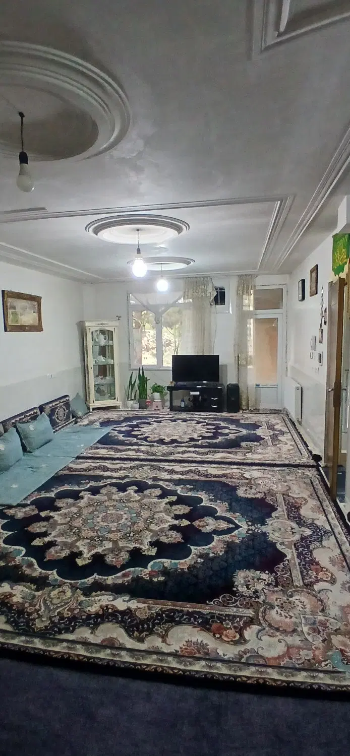 خانه‌ دربستی دوبلگس