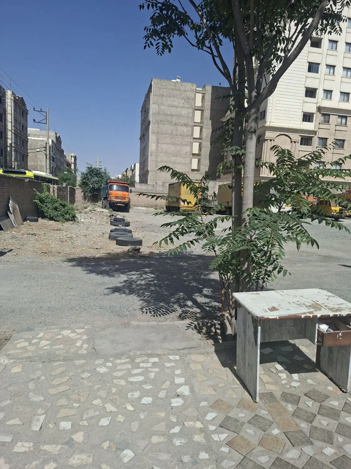 قسمتی ازپارکینگ برای اجاره انبار
