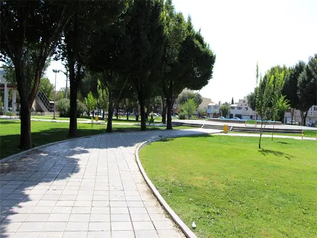 واحد 90متری  چهار راه عطار