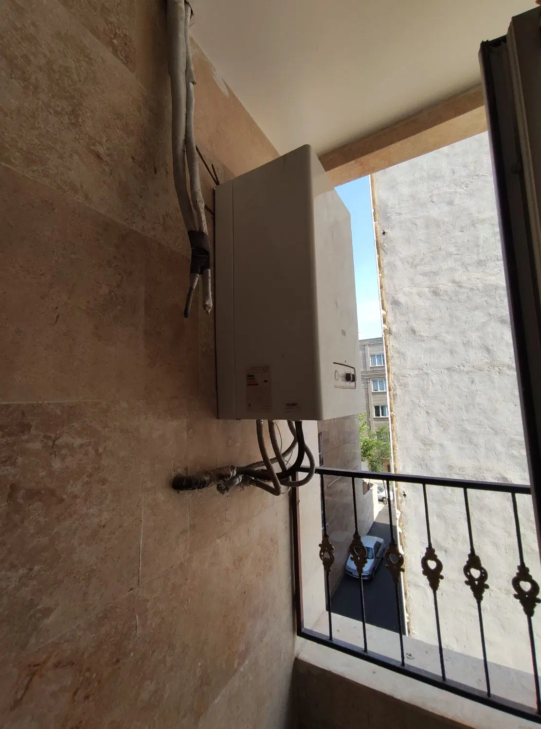 آپارتمان نوساز ۱۱۰ متری