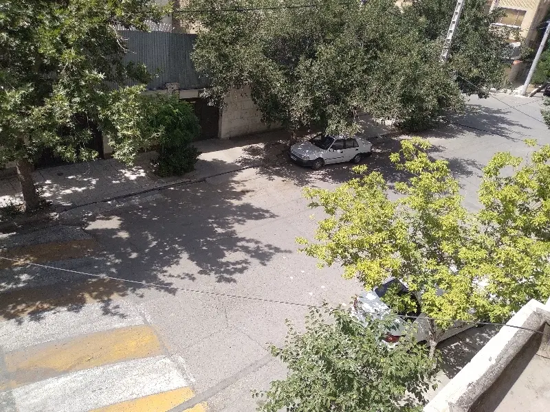 ۲۸ متر مغازه  تجاری دایم