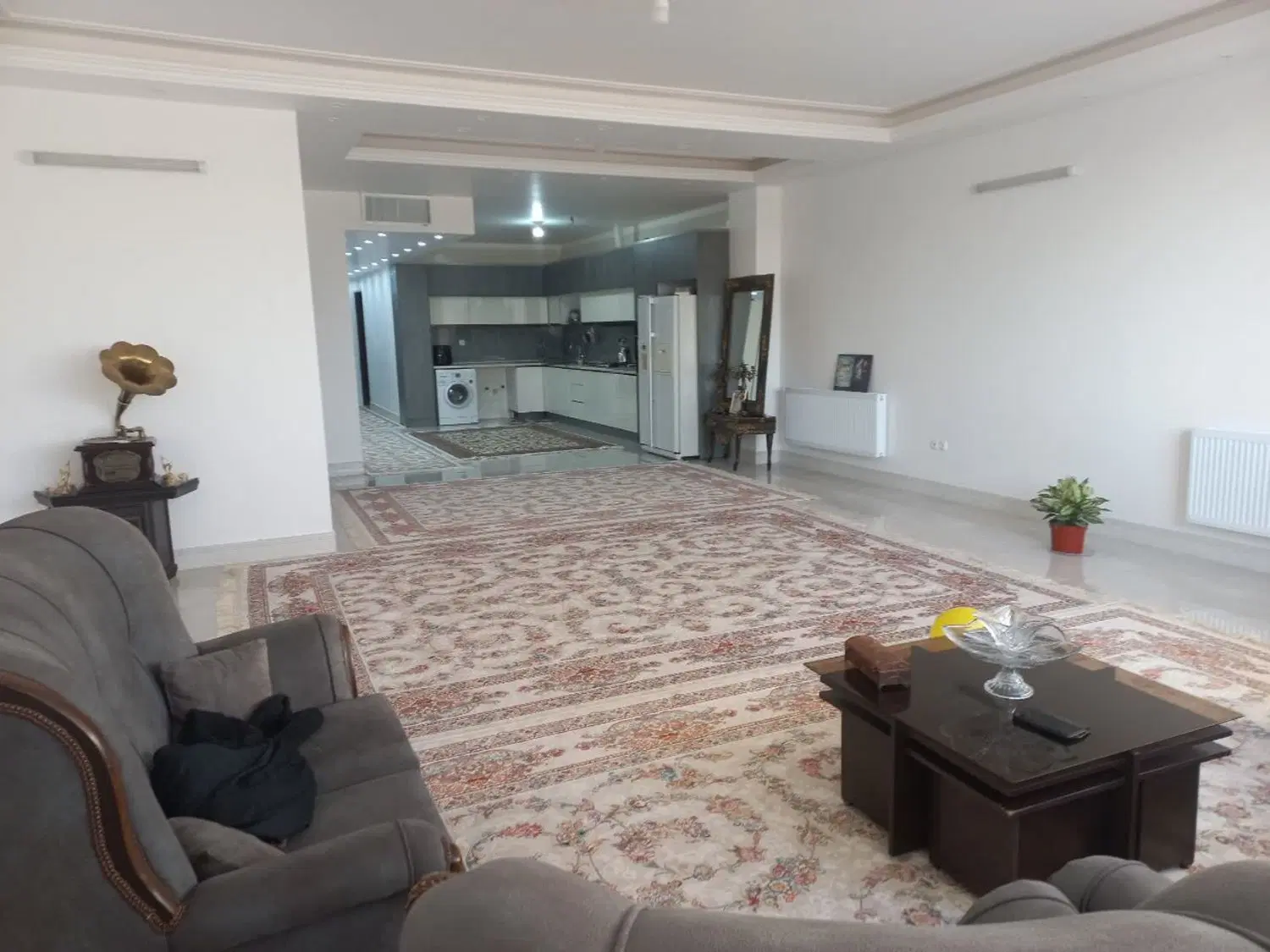 اجاره واحد ۱۲۰ متری ،در سعادتی