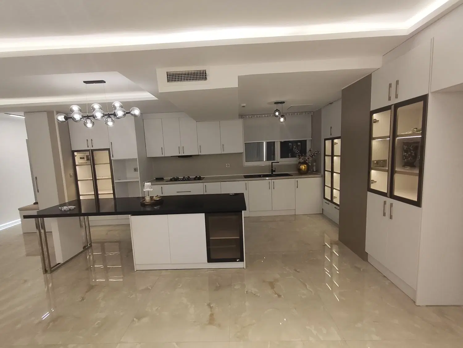 سعادت آباد ۲۱۰ متر ۳ خواب ویوابدی