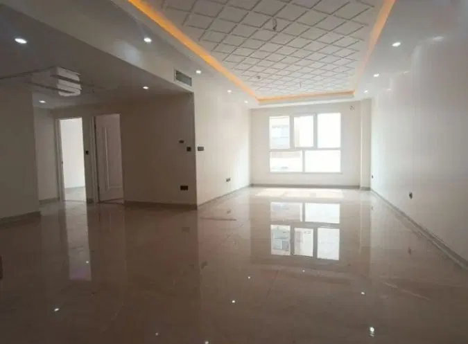 اپارتمان ۱۰۰ متری دو خواب مالک هستم