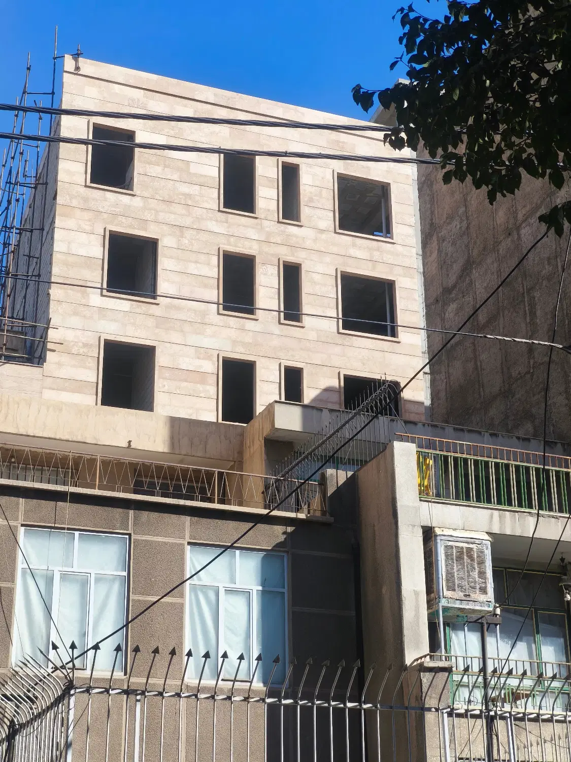 دو طبقه و نیم دربست با پارکینگ