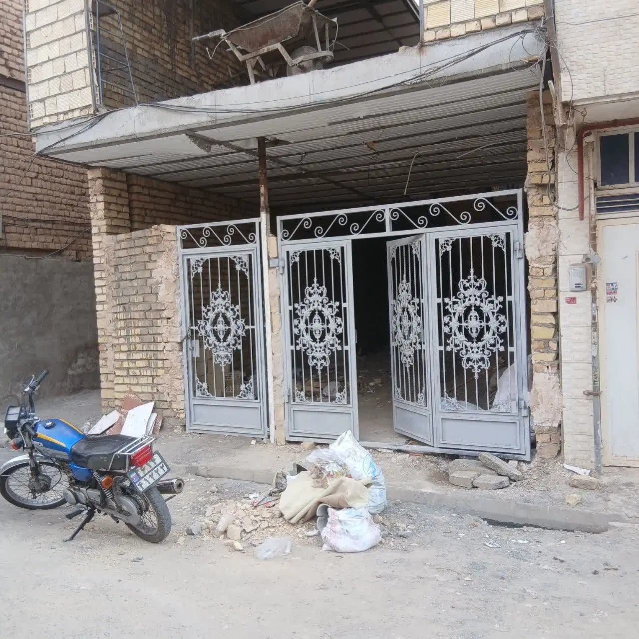 خانه نیمه کاره