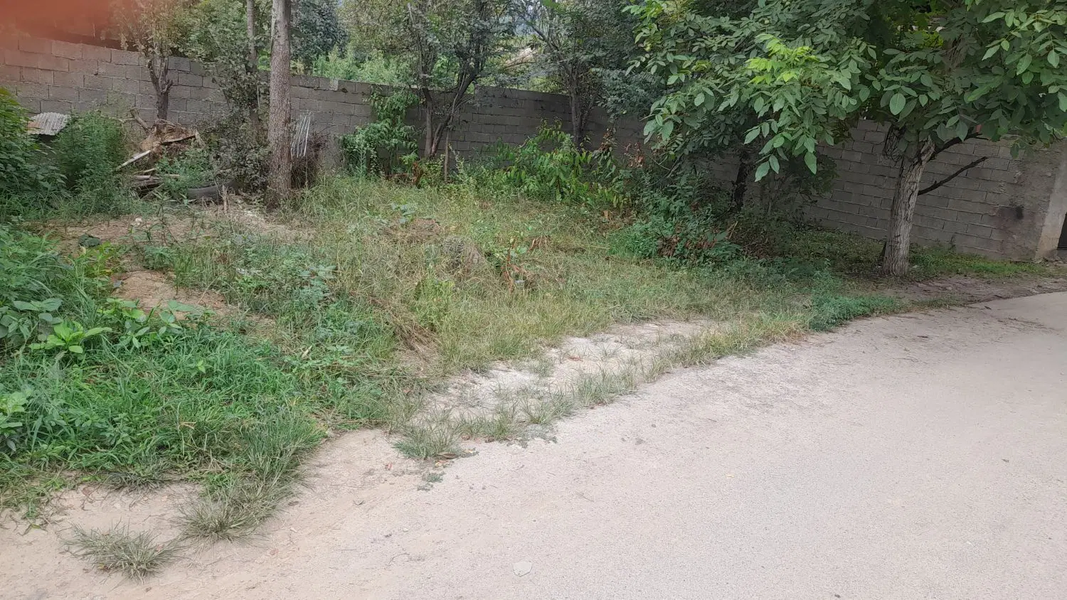 زمین بر روستای تطف