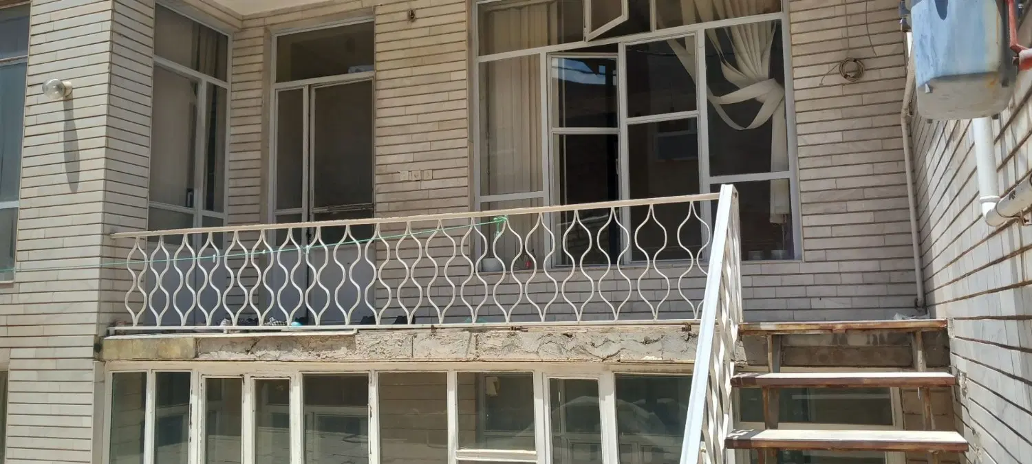 حیاط کوی پرورش