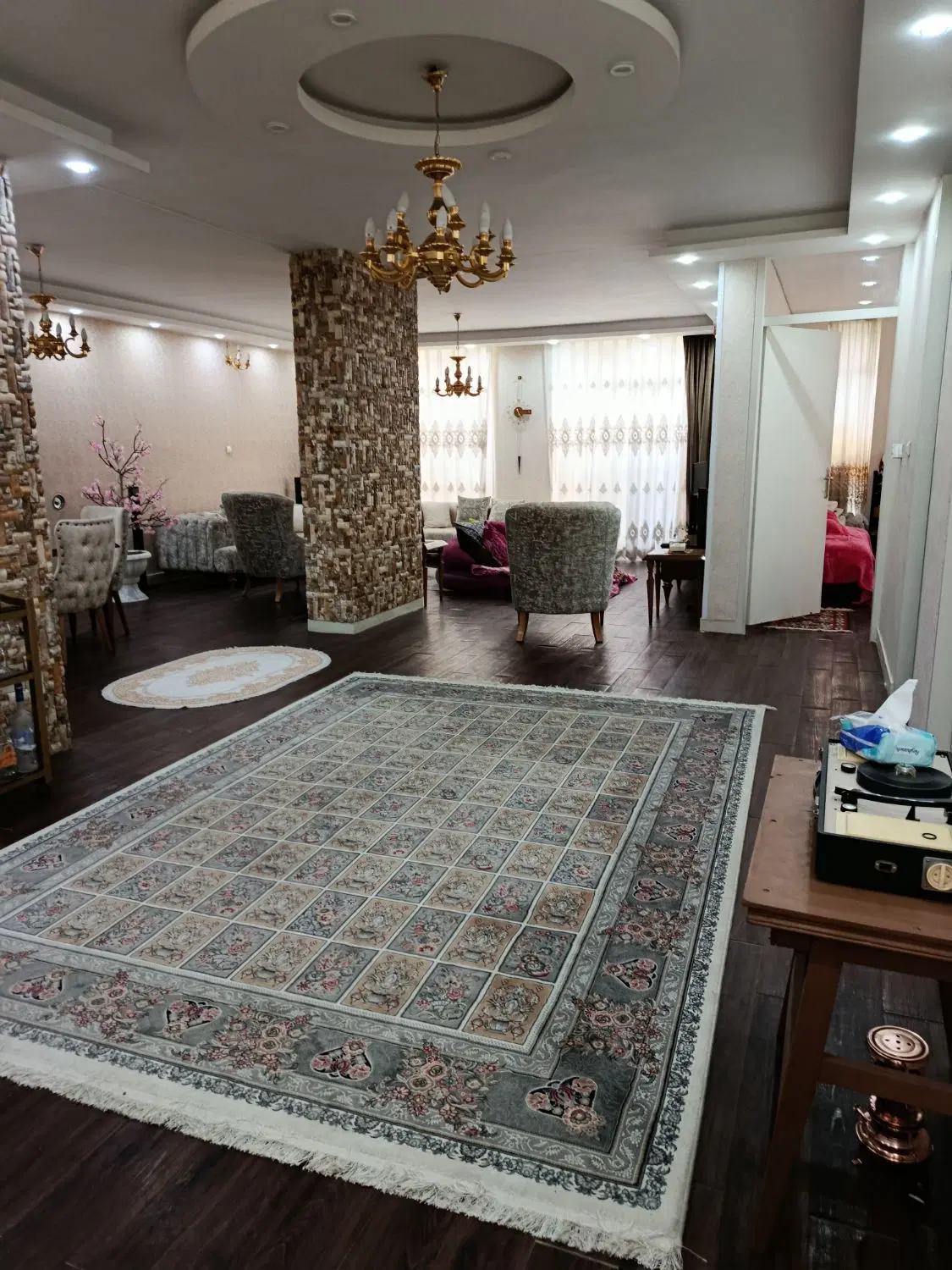 طبق دوم سه خواب چمران 185 متر
