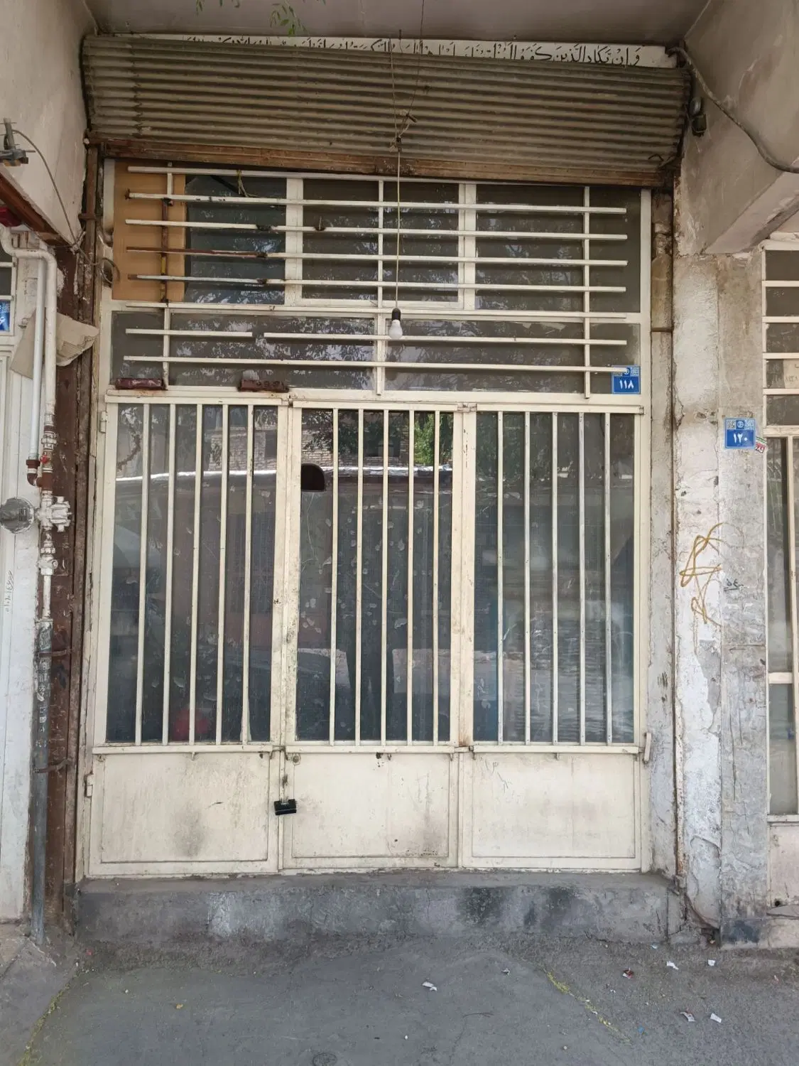 ۲۰ متر ، برق ۳ فاز ، بالکن
