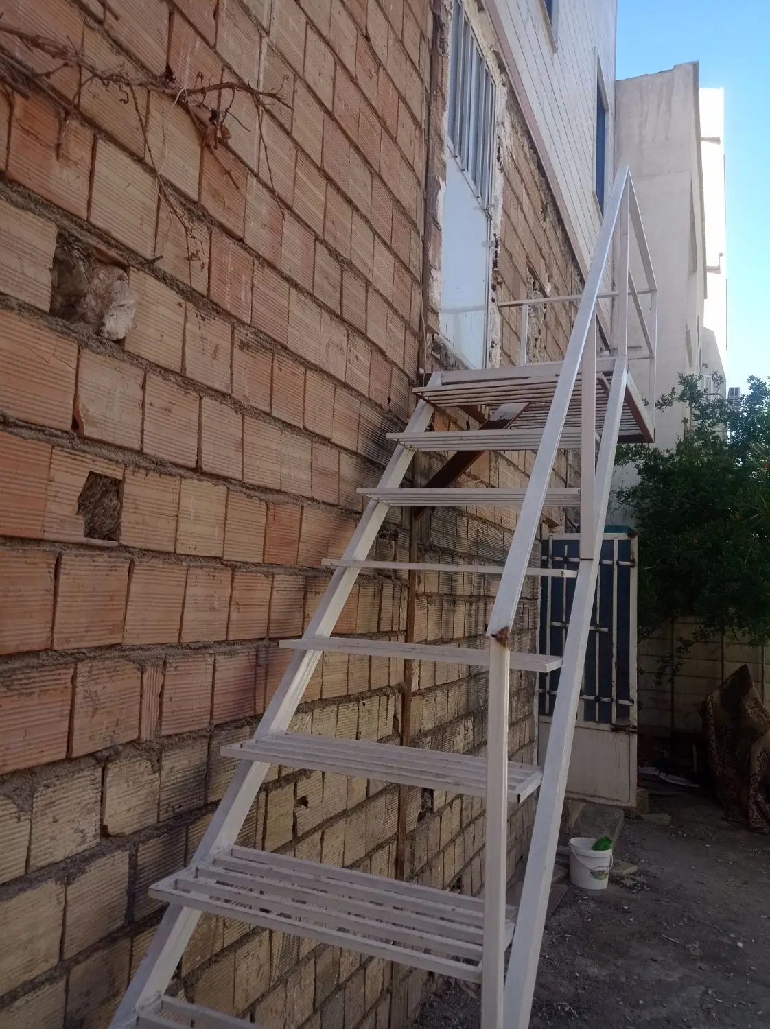 تجاری برای گارگاه خیاطی