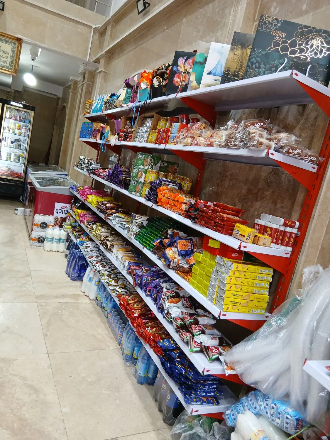 یک باب مغازه واقع در خیابان پادگان اجازه ای