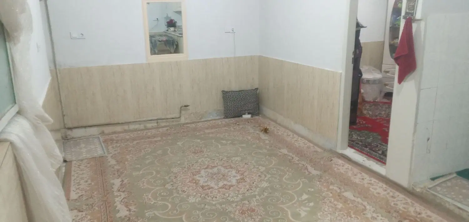 خونه مسکونی دربستی 55متری حیاط موتور رو یک خواب