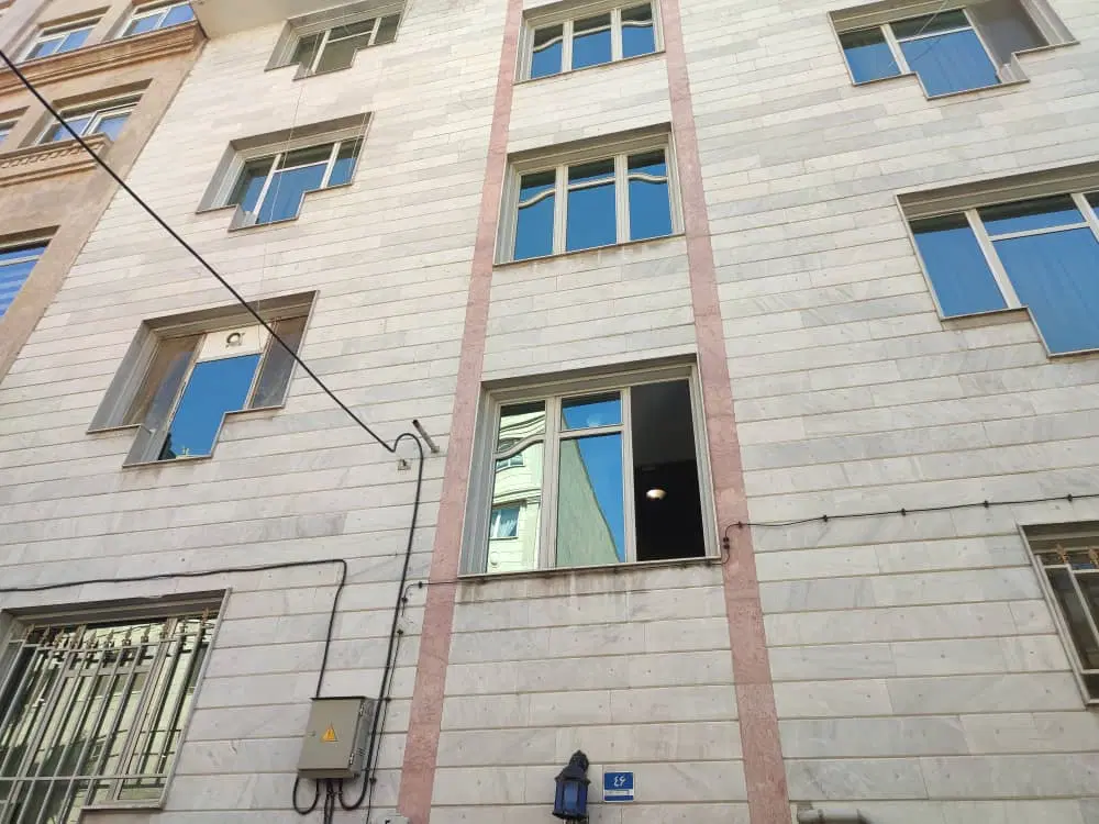 ۹۳ متر ۲ خ عادل زرین فروشنده واقعی