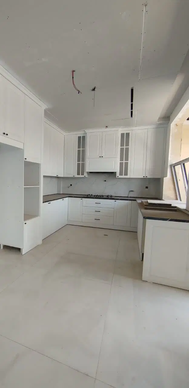 ۱۳۰مترتکواحدی طبقه۵ کوچه پهن چسبیده ۴راه ورزش